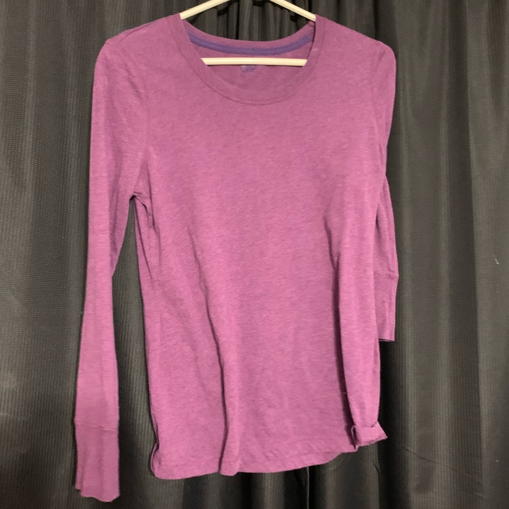 2 long sleeve shirts